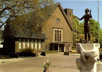 Wageningen, Aula en Bevrijdingsmonument - 1981 gelopen beschikbaar voor biedingen