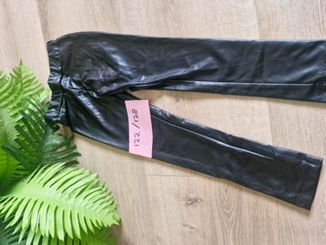 Letherlook legging maar 122/128 beschikbaar voor biedingen