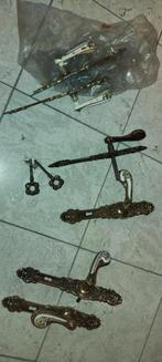 Antiek deur beslag uit Amsterdam, Doe-het-zelf en Verbouw, Hang- en Sluitwerk, Ophalen, Gebruikt, Koper of Messing, Klink of Kruk