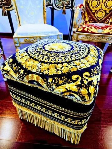 Versace Authentieke Gianni Versace Poef  beschikbaar voor biedingen