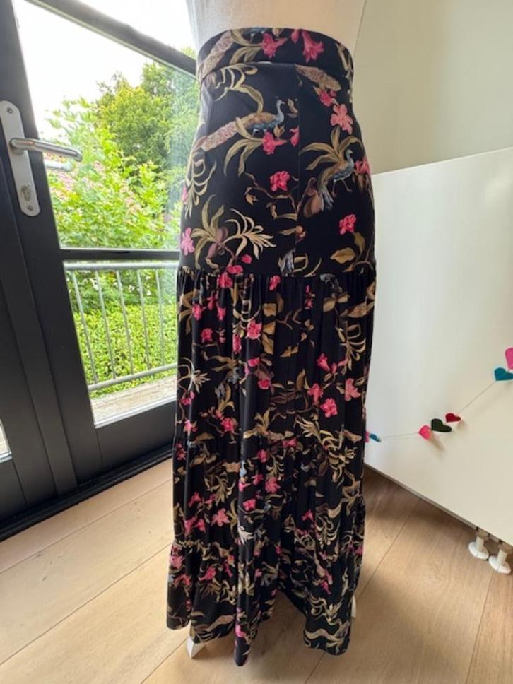 Prachtige lange rok van La Dress. maat M, Z.G.A.N., Kleding | Dames, Rokken, Zo goed als nieuw, Maat 38/40 (M), Zwart, Onder de knie