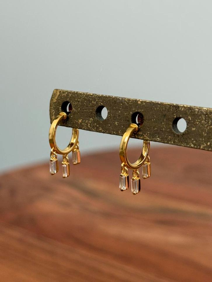 Franky Amsterdam hoops met drie baquette steentjes evt set, Sieraden, Tassen en Uiterlijk, Oorbellen, Zo goed als nieuw, Overige materialen