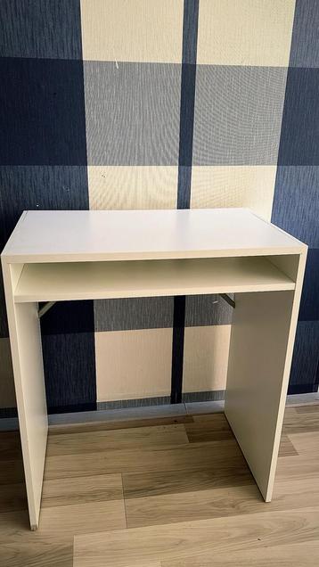IKEA bureau– Nieuw & Stevig beschikbaar voor biedingen