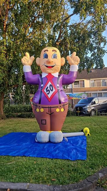 Abraham feestend te huur/ huren beschikbaar voor biedingen
