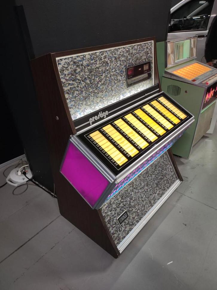 Jukebox, Verzamelen, Automaten | Jukeboxen, Zo goed als nieuw, Overige merken, 1970 tot heden, Ophalen
