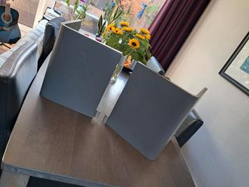 2x Auping Auronde Bed Tafeltje/Nachttafeltje 35h €60  beschikbaar voor biedingen