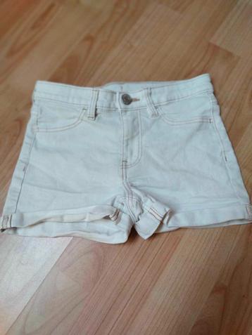 korte short h & m maat 122 beschikbaar voor biedingen