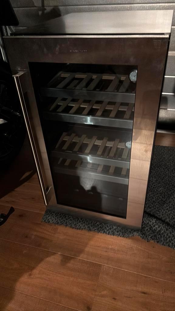 ZO GOED ALS NIEUW - Luxe wijnklimaatkast - 66 flessen, Witgoed en Apparatuur, Koelkasten en IJskasten, Zo goed als nieuw, Zonder vriesvak