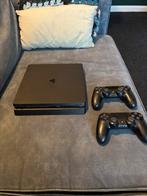 Playstation 4 Slim 1TB + 2 Controllers, Spelcomputers en Games, Spelcomputers | Sony PlayStation 4, Gebruikt, Met 2 controllers