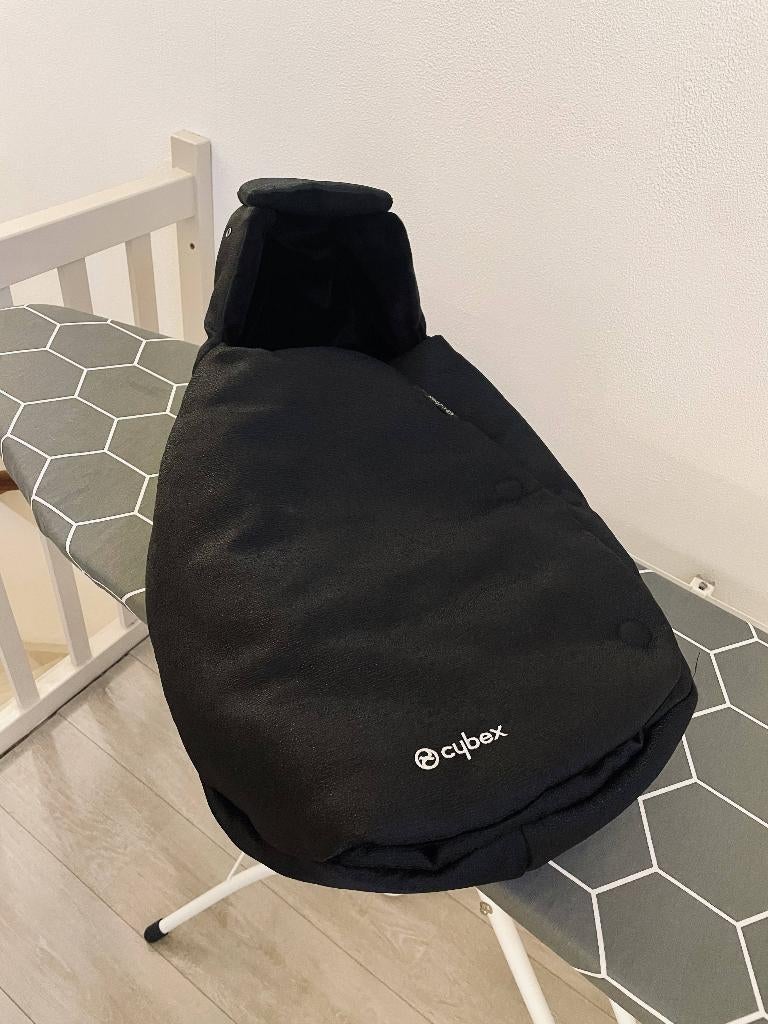 Cybex voetenzak autostoel Cloud T i-Size, Kinderen en Baby's, Autostoeltjes, Autogordel, Zo goed als nieuw, 0 t/m 13 kg, Ophalen