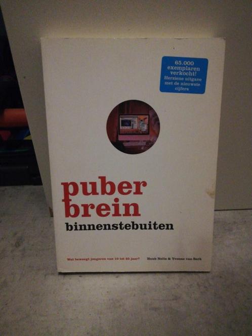 Huub Nelis - Puberbrein binnenstebuiten, Boeken, Zwangerschap en Opvoeding, Zo goed als nieuw, Ophalen of Verzenden