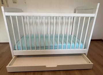 Bopita Baby/ kinderbedje met lade en verstelbare bodem beschikbaar voor biedingen
