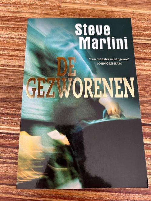 Boek thriller: De gezworenen door Steve Martini, Boeken, Thrillers, Zo goed als nieuw, Amerika, Ophalen of Verzenden