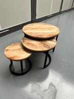 Industriële Set van 3 Ronde Bijzettafels – Hout & Metaal, Ophalen of Verzenden, Zo goed als nieuw, Rond, Minder dan 50 cm