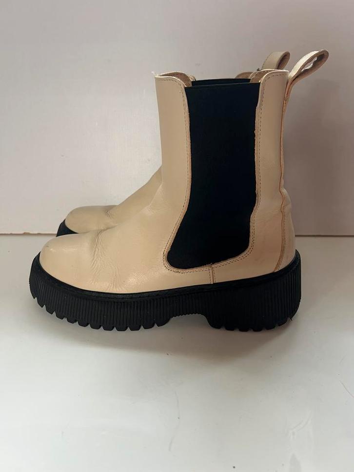 Other Stories crème  Chunky  Chelsea Boots 38, Kleding | Dames, Schoenen, Zo goed als nieuw, Wit, Ophalen of Verzenden
