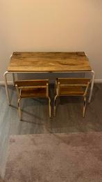 Vintage bureau met stoeltjes Kidsdepot, Kinderen en Baby's, Kinderkamer | Tafels en Stoelen, Ophalen, Zo goed als nieuw, Tafel(s) en Stoel(en)