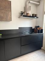 Moderne matzwarte hoekkeuken met Whirlpool GEDEMONTEERD, Huis en Inrichting, Zwart, Hoekkeuken, Graniet of Steen, Ophalen of Verzenden