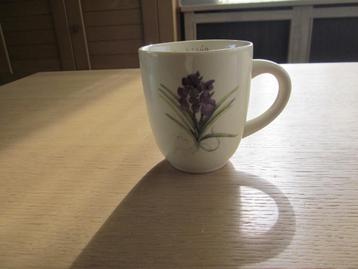 5 roomkleur verschillede bloemenmokken D8cm H9cm beschikbaar voor biedingen