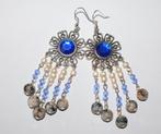 Lange oorbellen met gemarmerde kralen in wit en blauw, Overige materialen, Hangers, Blauw, Nieuw