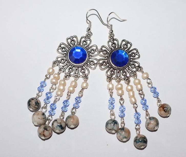 Lange oorbellen met gemarmerde kralen in wit en blauw, Sieraden, Tassen en Uiterlijk, Oorbellen, Nieuw, Hangers, Overige materialen