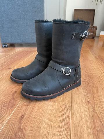 UGG laarzen, maat 38 waterproof, waterbestendig beschikbaar voor biedingen