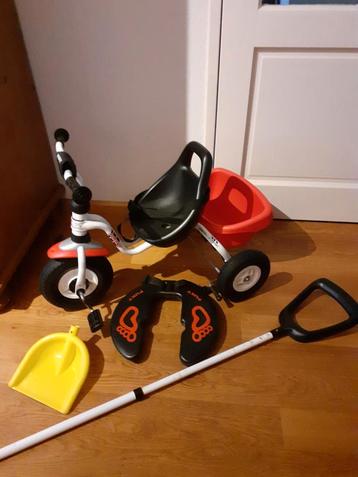 Puky driewieler met duwstang, voetensteun en schep beschikbaar voor biedingen
