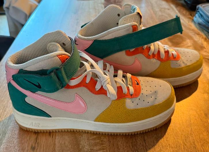 Nike Air Force 1 mid NH Vivid Sulfur Rush Orange maat 42,5, Kleding | Heren, Schoenen, Zo goed als nieuw, Sneakers of Gympen, Overige kleuren