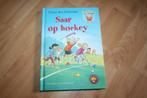 Vivian den Hollander - Saar op hockey - Ministicks - 3in1, Ophalen of Verzenden, Zo goed als nieuw, Fictie algemeen