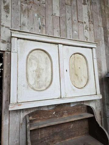 oud kastje ``WOONWINKEL RUSTIEK`` beschikbaar voor biedingen