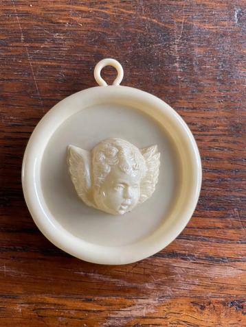 Brocante celluloid hanger met engeltje, voor boven de wieg? beschikbaar voor biedingen