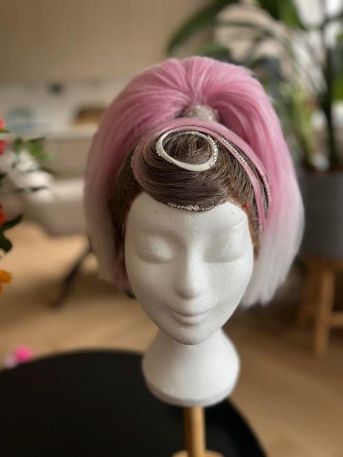 Front lace pruik strass steentjes (Roze, Wit & Donkerbruin), Sieraden, Tassen en Uiterlijk, Uiterlijk | Haarverzorging, Zo goed als nieuw