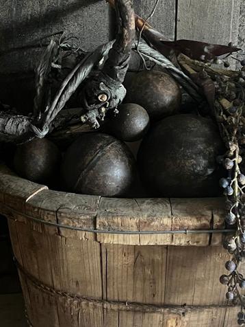 Decoratie metalen ballen beschikbaar voor biedingen