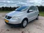 Volkswagen Fox 1.2 uit 2010 Eerste Eigenaar, Zeer weinig km!, Voorwielaandrijving, Stof, 54 pk, Zwart