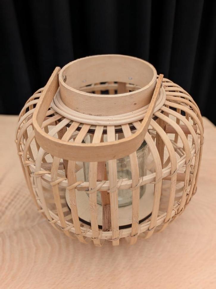 Mooi groot rotan/bamboe/houten windlicht!, Huis en Inrichting, Woonaccessoires | Kandelaars en Kaarsen, Zo goed als nieuw, Kandelaar