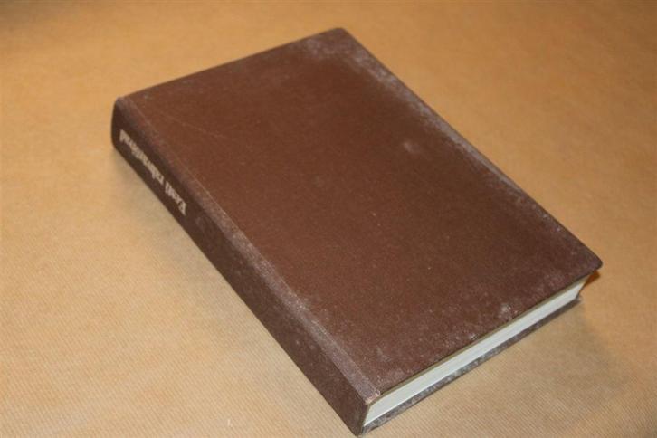 Prachtig boek over klederdrachten van Estland !!, Boeken, Geschiedenis | Wereld, Zo goed als nieuw, Europa, Ophalen of Verzenden