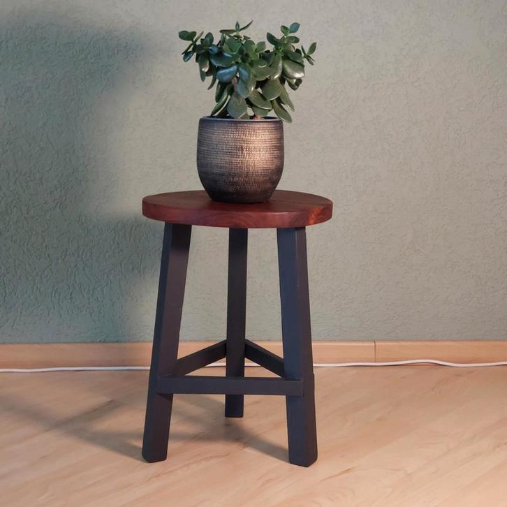 Stoere kruk of plantentafel, Huis en Inrichting, Woonaccessoires | Zuilen en Pilaren, Ophalen