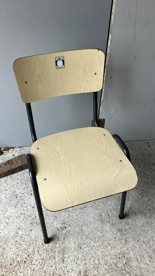 4 kantine stapelbare stoelen vintage, Huis en Inrichting, Stoelen, Gebruikt, Metaal, Ophalen