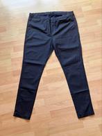 Signature donkerblauwe broek van rekbare stof mt 52/54 zgan, Kleding | Dames, Grote Maten, Ophalen of Verzenden, Zo goed als nieuw