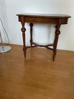 Antiek wand tafeltje, Ophalen