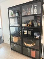 Vitrinekast zwart metaal met glas, Zo goed als nieuw, Metaal, 150 tot 200 cm, 25 tot 50 cm