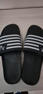 Badslippers sportief maat 45 nieuw met koortje, Kleding | Heren, Ophalen of Verzenden, Overige maten, Blauw
