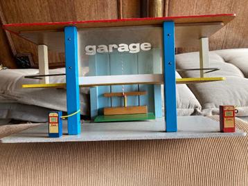 Mooie gave jaren 50 SIO speelgoed garage i.z.g.st. beschikbaar voor biedingen
