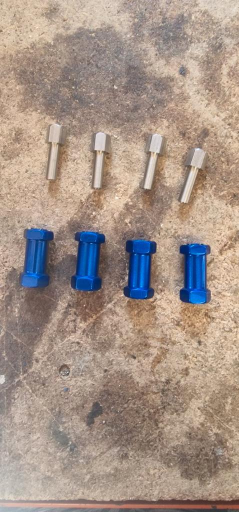 Traxxas hubs 25 mm, Hobby en Vrije tijd, Modelbouw | Radiografisch | Auto's, Zo goed als nieuw, Onderdeel, Elektro, Ophalen of Verzenden