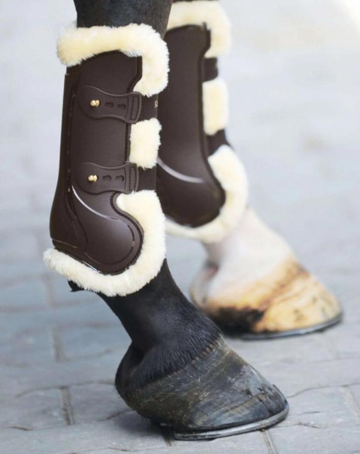 Peesbescherming bruin wit bont, Cob M, Dieren en Toebehoren, Paarden en Pony's | Beschermers, Zo goed als nieuw, Rijden, Springen