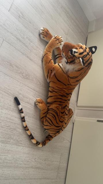 Grote knuffel tijger beschikbaar voor biedingen