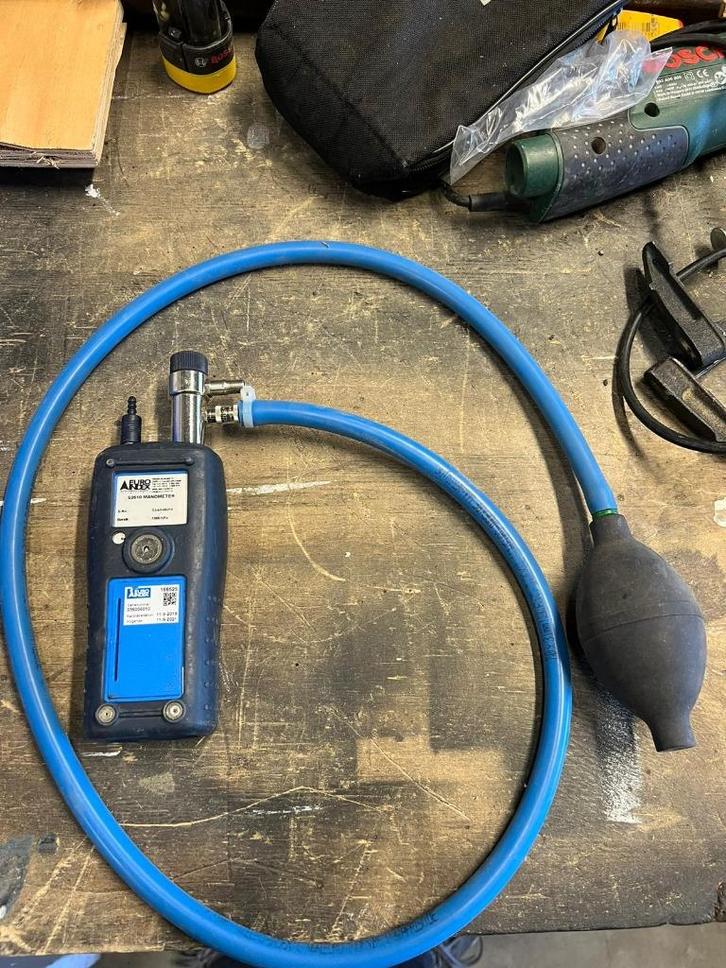 BLAUWE LIJN S2610 MANOMETER, Doe-het-zelf en Verbouw, Meetapparatuur, Gebruikt, Druk, Ophalen of Verzenden