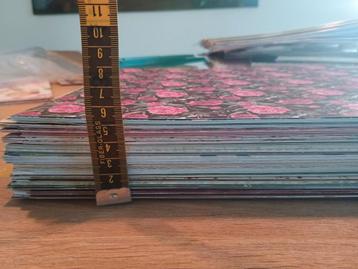 Ruim 200 vellen scrapbook papier 30x30 cm beschikbaar voor biedingen
