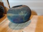 vaasje met suède achtig buitenkant  diameter 12 cm, Antiek en Kunst, Ophalen of Verzenden