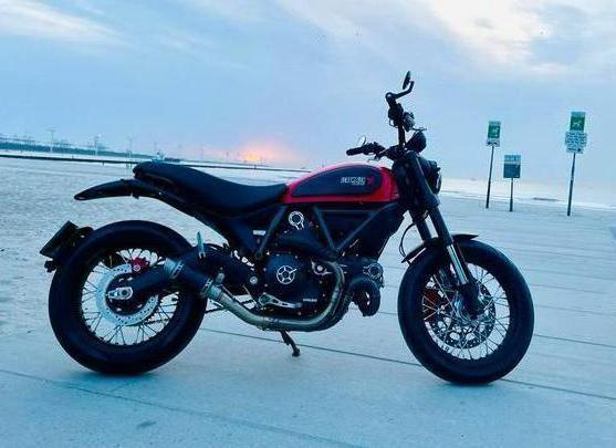 Unieke Ducati Scrambler 800, Motoren, Motoren | Ducati, Bedrijf, Naked bike, meer dan 35 kW, 2 cilinders, Motorrijbewijs A, ABS