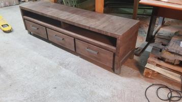 TV meubel met 3 lades beschikbaar voor biedingen